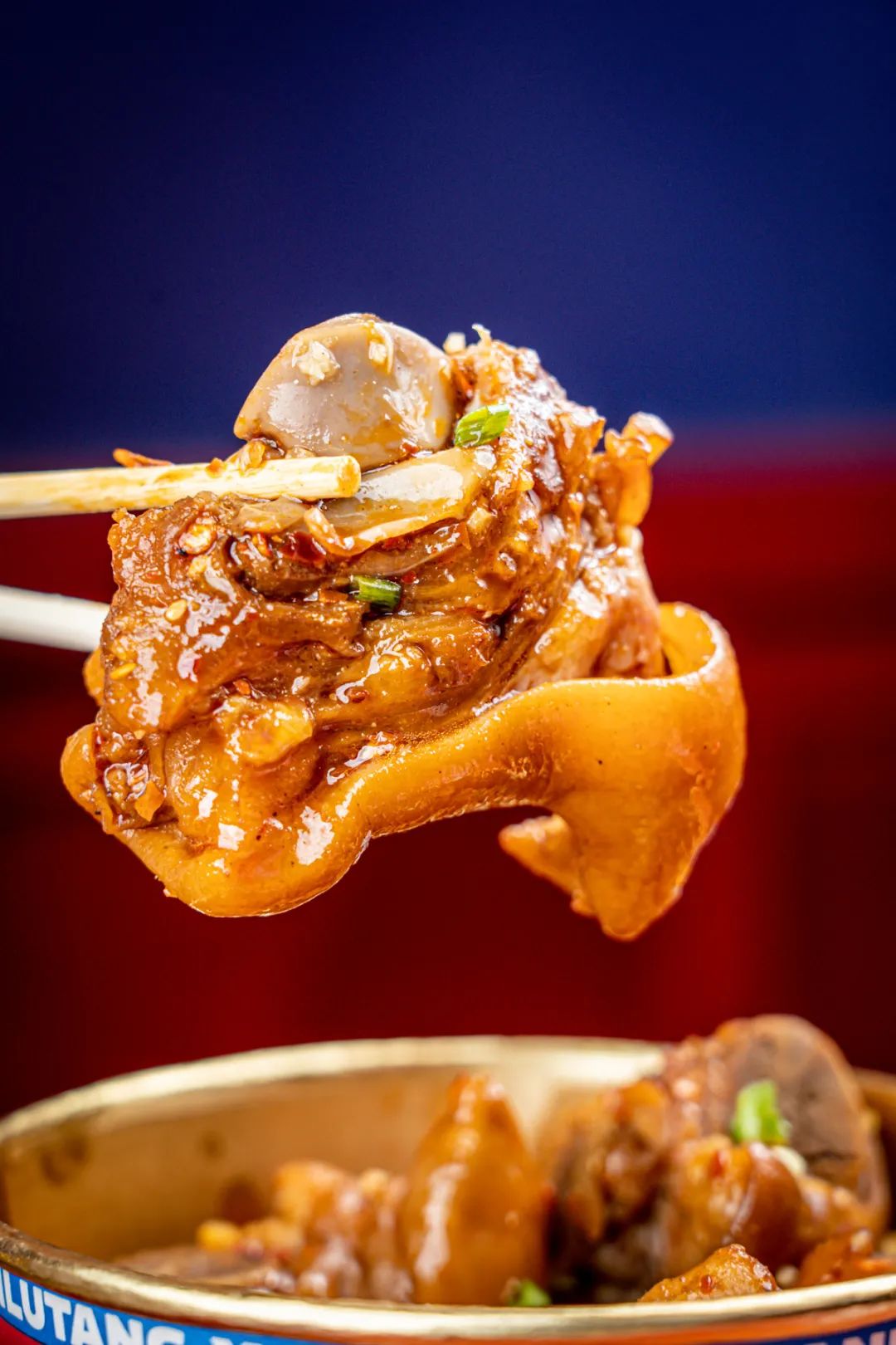 「卤林少堂主」2岁生日“虎”出新招,新品5元吃