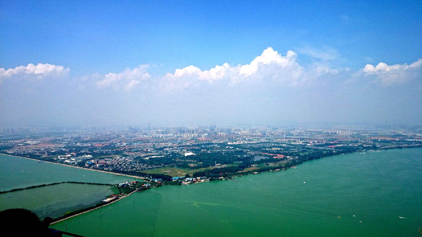 贵阳和昆明哪一个省会城市先进,贵阳与昆明中间哪个城市比较好