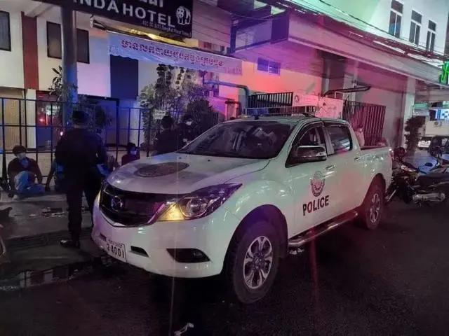 15名年轻男女宾馆聚众厮混！网友：顶风作案牢里管饭！