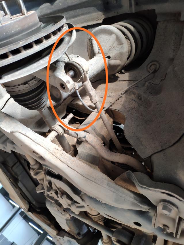 东南v5方向机漏油,东南v5发动机渗油