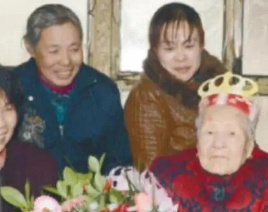 给高寿老人过生日有什么影响,老人过高寿生日有什么讲究