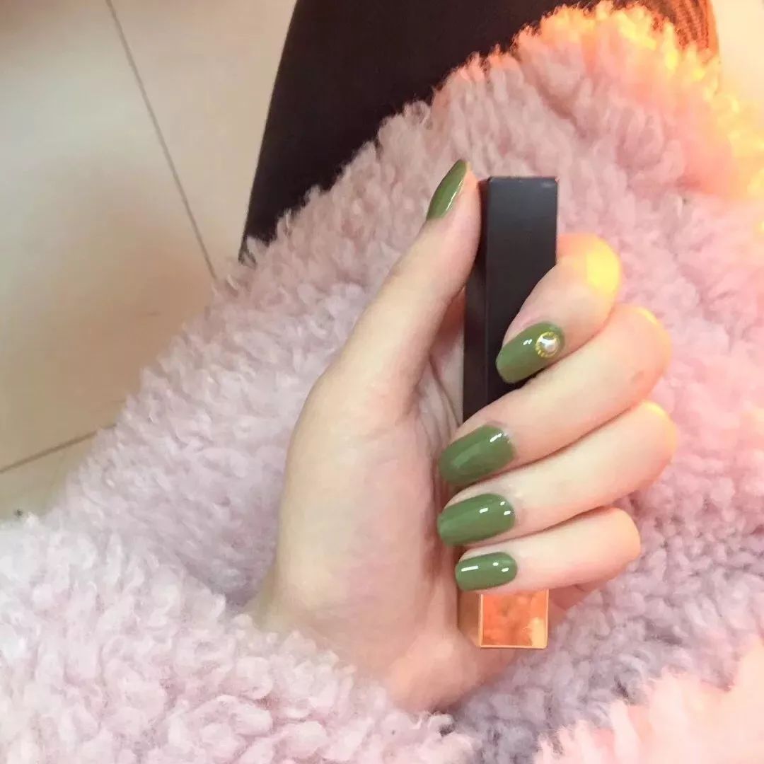 泫雅牛油果绿两件套,泫雅牛油果绿穿搭