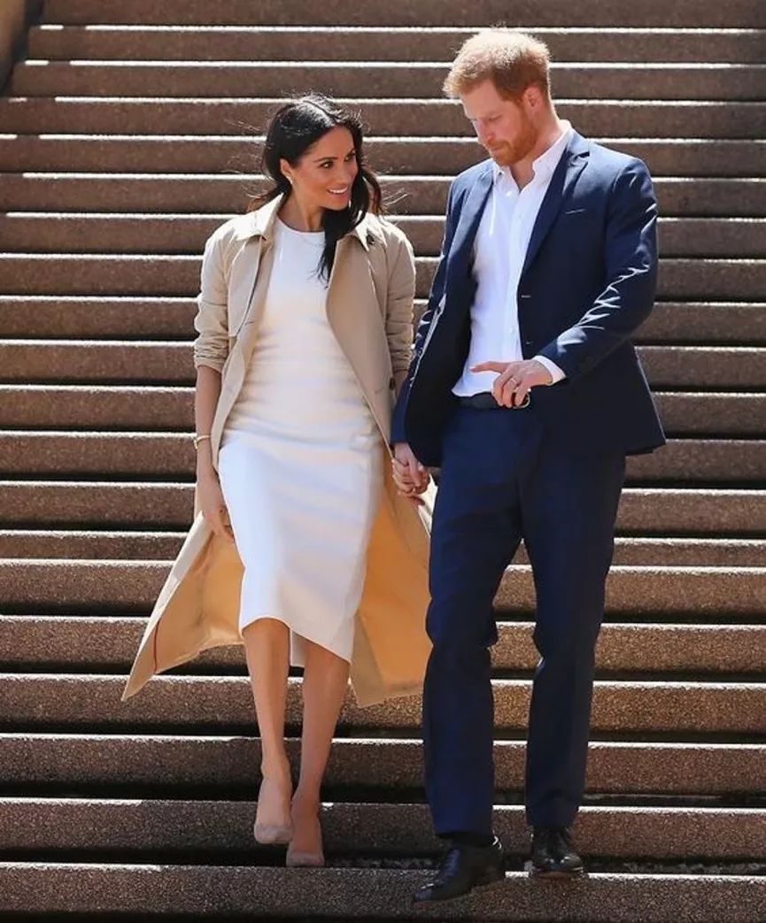 英国皇室Meghan大肚花过百万买孕妇装！