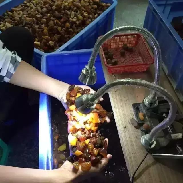 蜜蜡珠子怎么加工视频,蜜蜡珠子怎么做出来