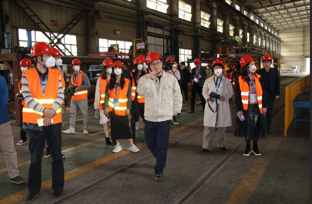 展科技创新“智”造国内20家媒体齐聚新会开展媒体采风活动