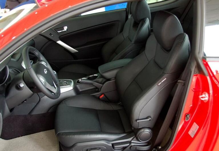 7万块钱的超跑,现代劳恩斯酷派哪一年的值得购买