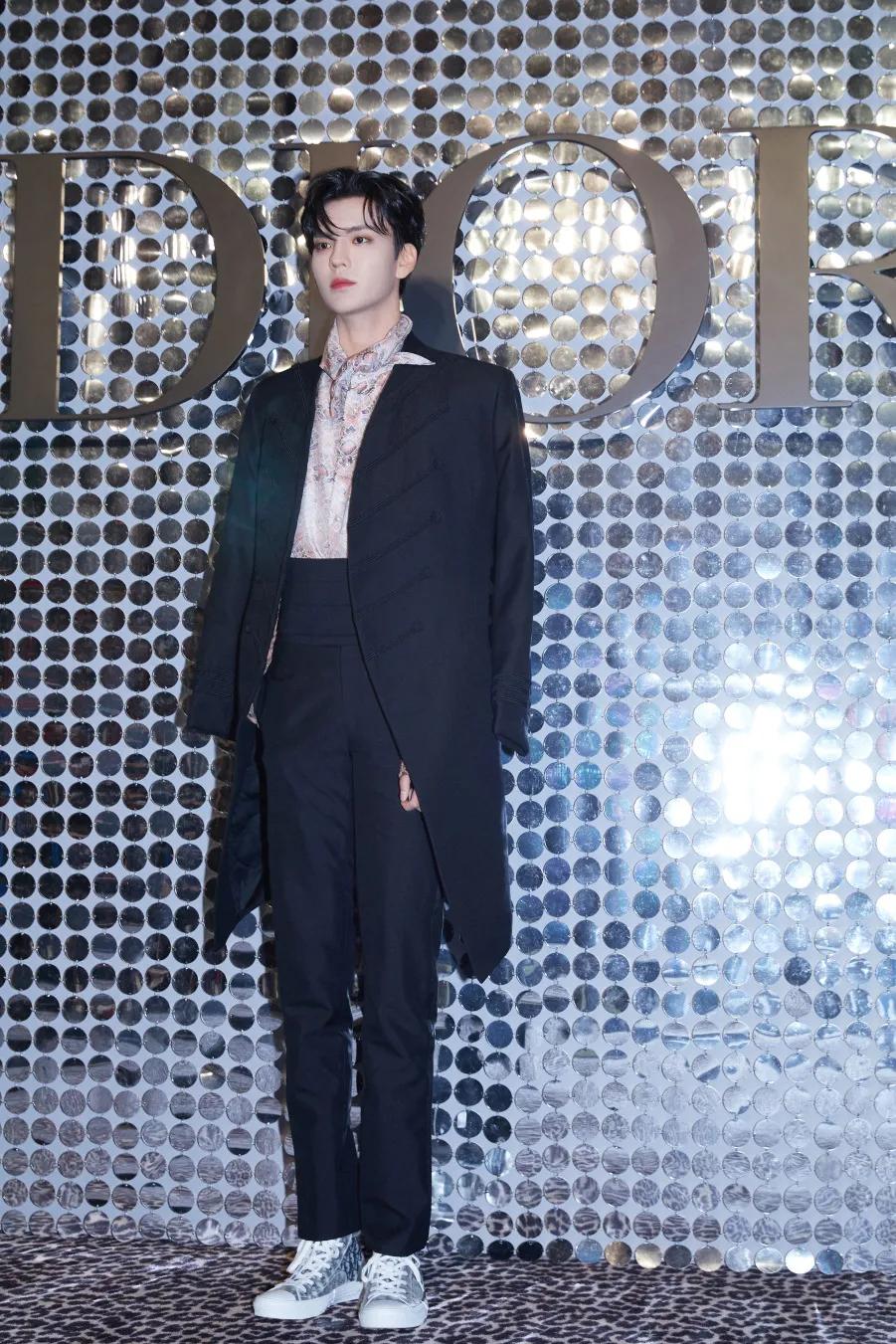 迪奥dior2020走秀冬季款运动鞋,dior2012春夏走秀视频完整版