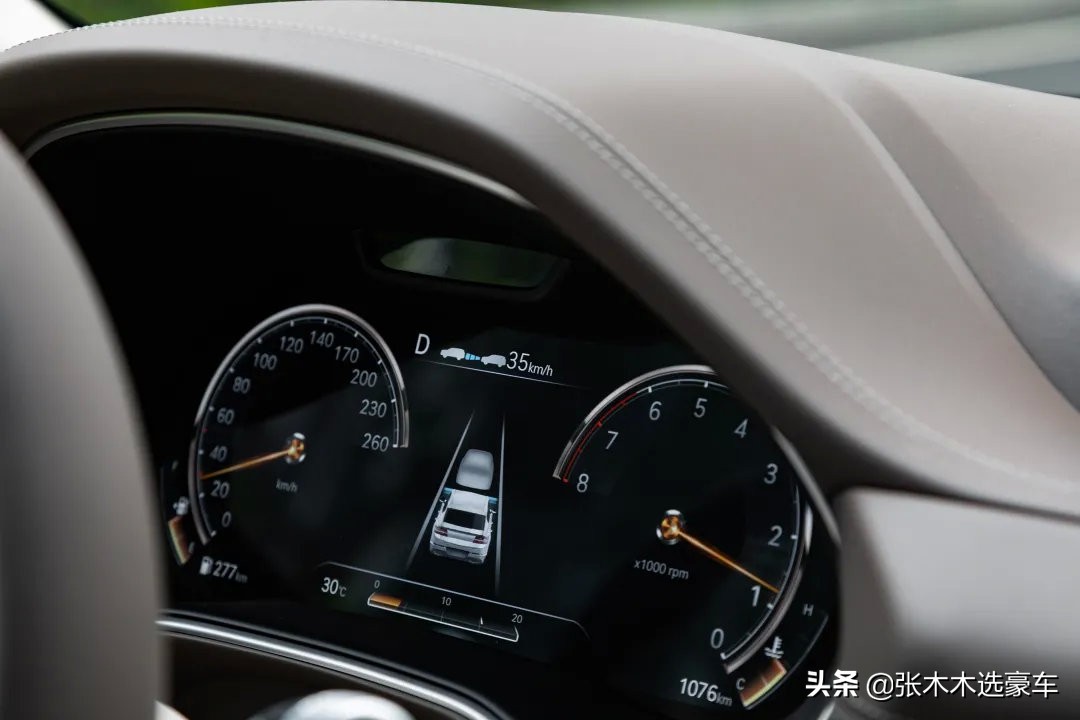 试驾捷尼赛思gv80豪华版,捷豹f-pace好看还是捷尼赛思g80好看