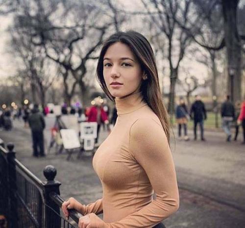 贝尔纳多曼城娇妻,贝尔纳多席内瓦老婆