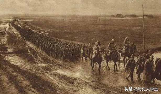 希特勒怎样摆脱《凡尔赛条约》束缚,在二战前建立欧洲最强空军