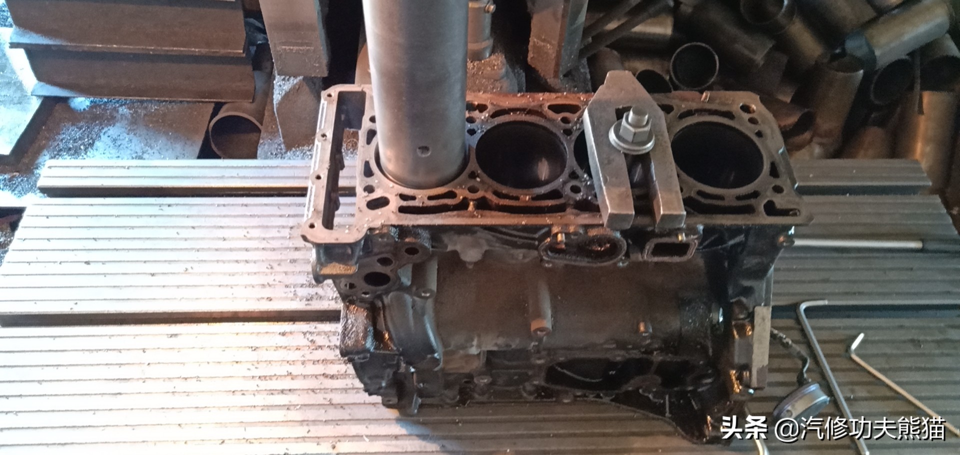 百年大众汽车品牌毁于烧机油？烧机油并非绝症，看看这台进口夏朗