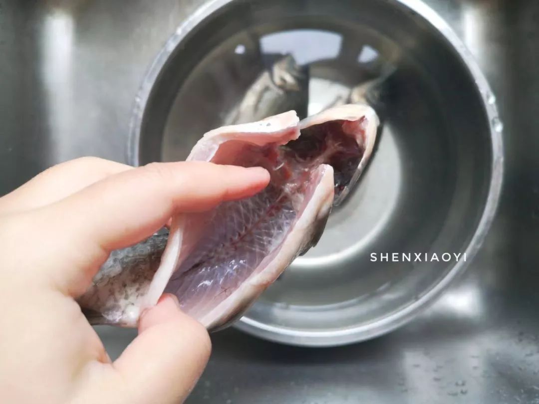 清汤鱼要怎么煮汤才会白,如何让鱼煮得更白汤