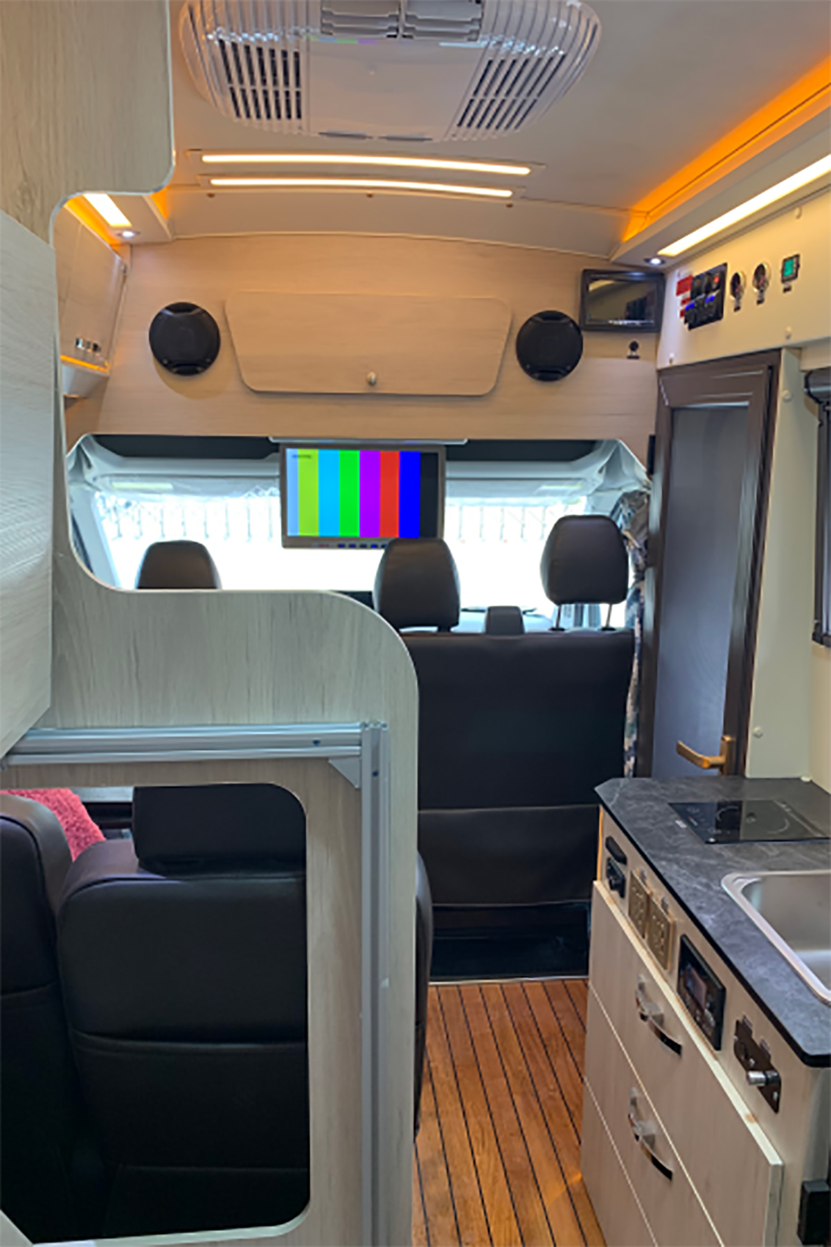 豪华b型拓展房车,卫航大通v90房车升降床