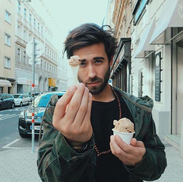 男士瑜伽展示力量,男士练瑜伽帅呆了