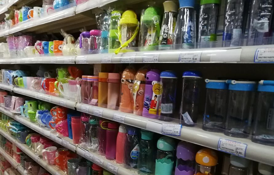 不锈钢杯陶瓷杯玻璃杯哪种最安全,塑料杯最安全的材质