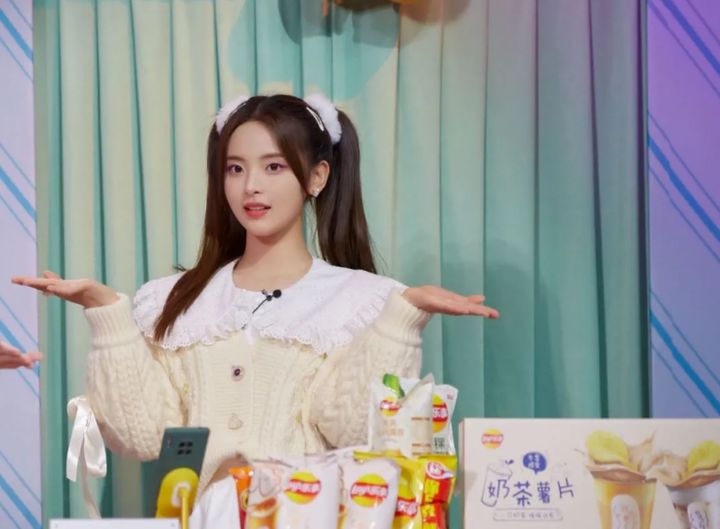 杨超越翻版宋祖儿？别开玩笑了