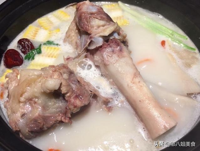 猪骨汤怎么炖才能软烂,炖猪骨汤都需要什么料