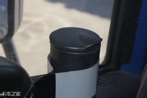 逆变器220伏300瓦变800瓦大货车专用,大功率液晶货车车载逆变器