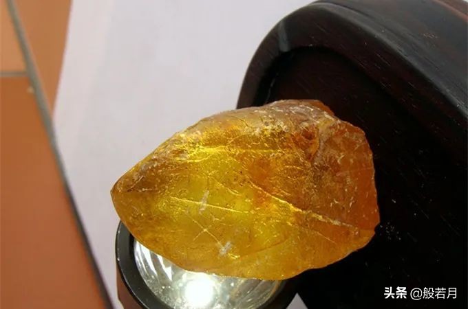 天这么热，求求你看你的宝石一眼