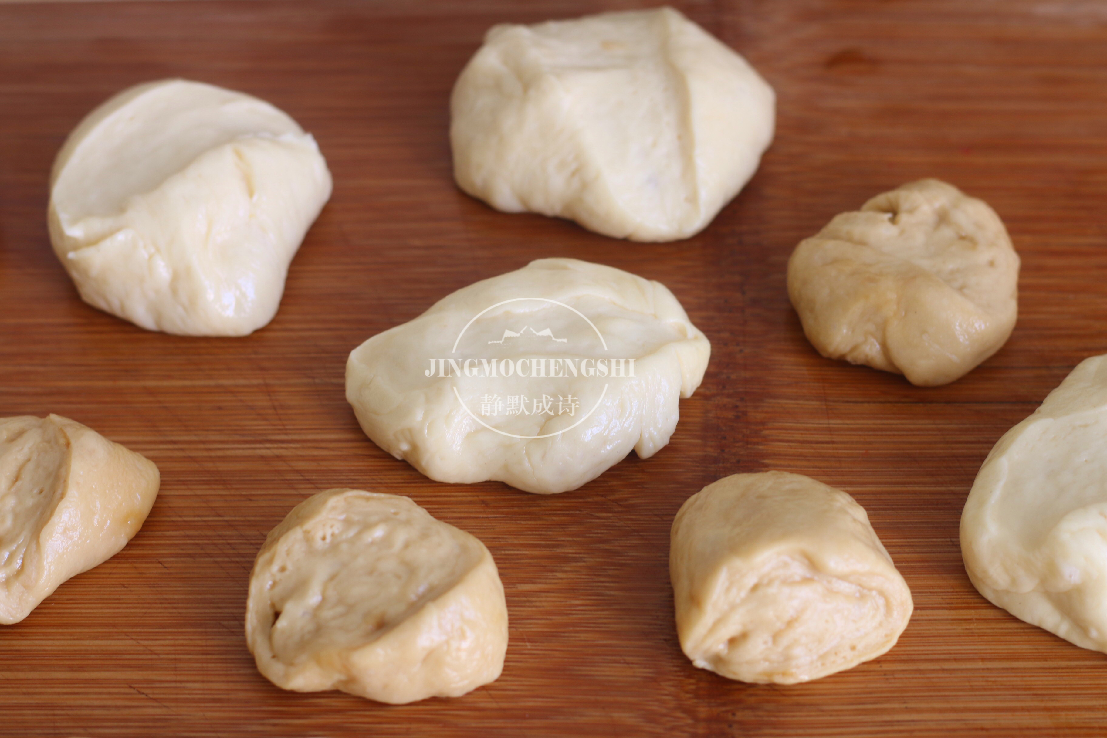 糖油饼怎么做又软又好吃又简单,早餐老北京糖油饼做法大全视频