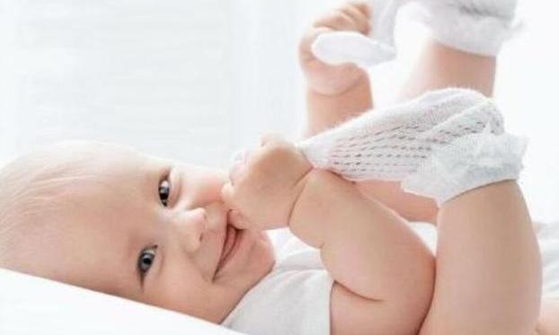 新生儿怕冷还是怕热,新生儿怕热还是怕冷室温多少正常