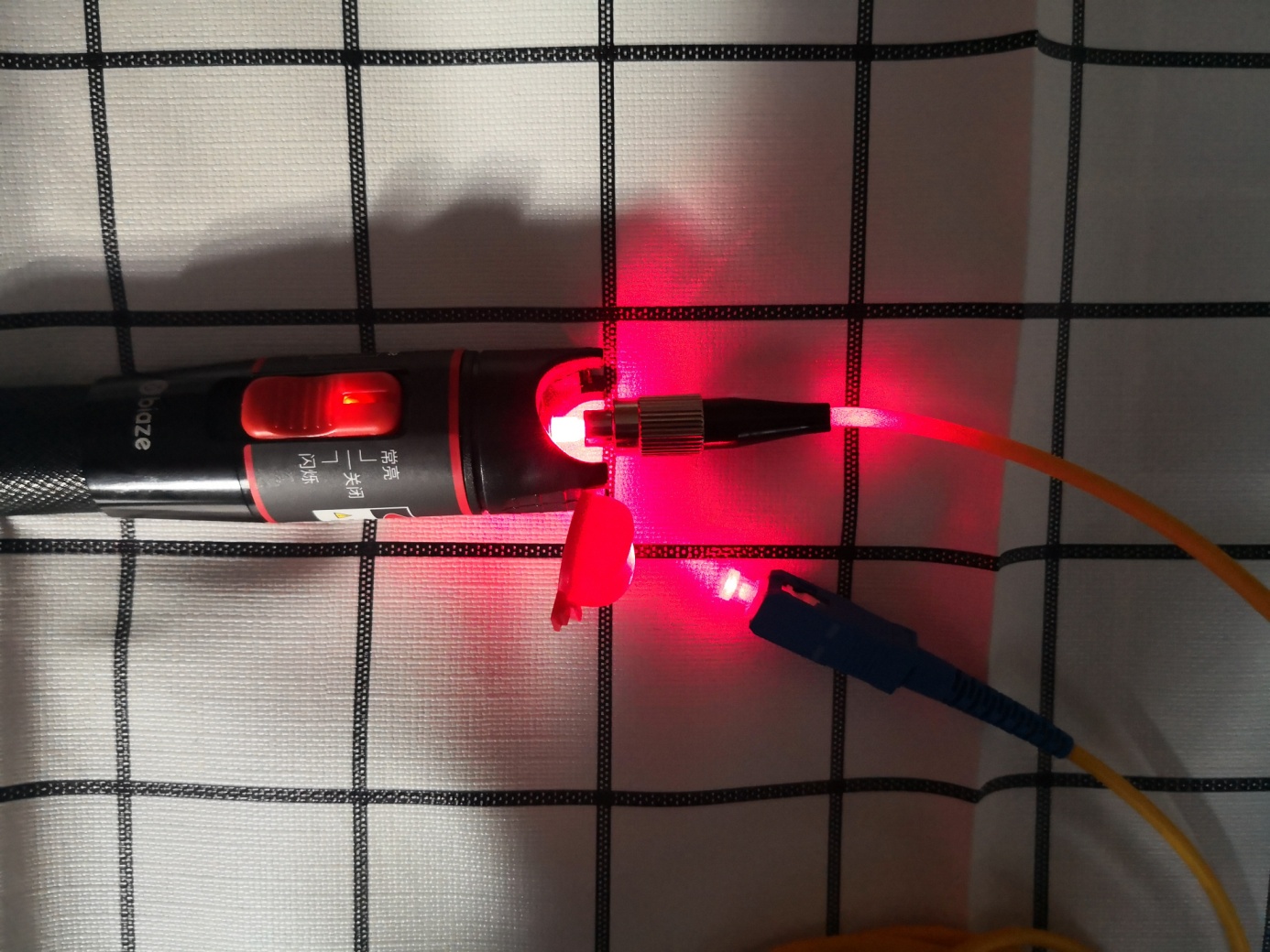 看到红点，线路通畅-毕亚兹光纤探测器评测