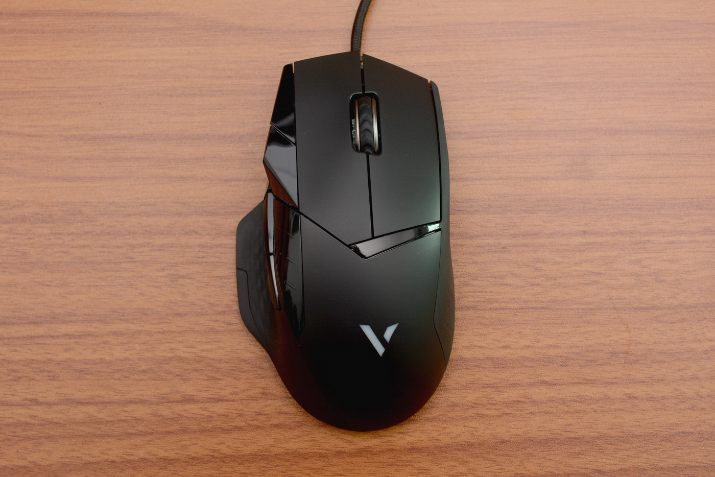 雷柏vt30幻彩rgb游戏鼠标 (雷柏vt300srgb鼠标)