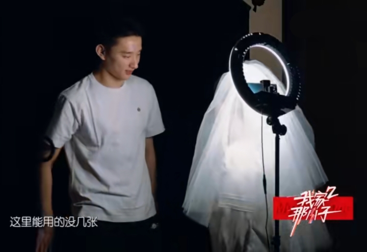 贾宝玉绝美镜头,贾宝玉穿斗篷照片