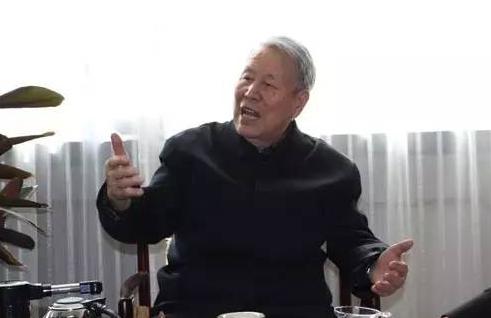 王鹤滨，曾任毛主席保健医生，两次救下长孙，离休后当赤脚医生