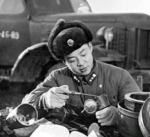 建国初期,开卡车的那可都是高富帅