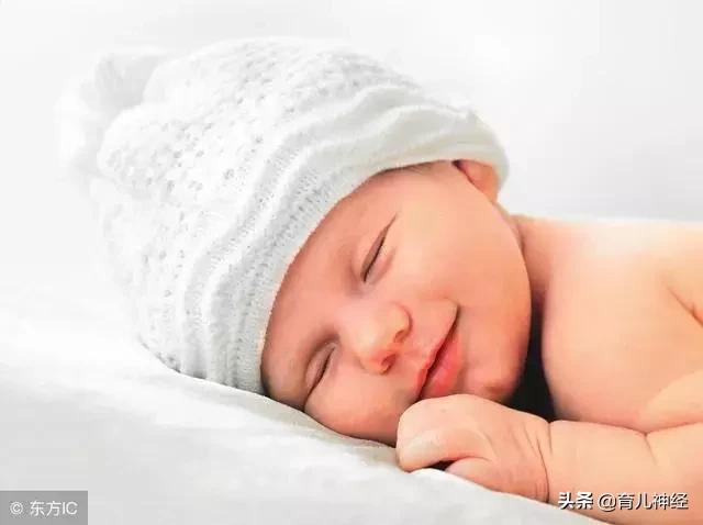 宝宝睡觉为什么总是哼哼唧唧惊醒,哼哼唧唧睡不踏实