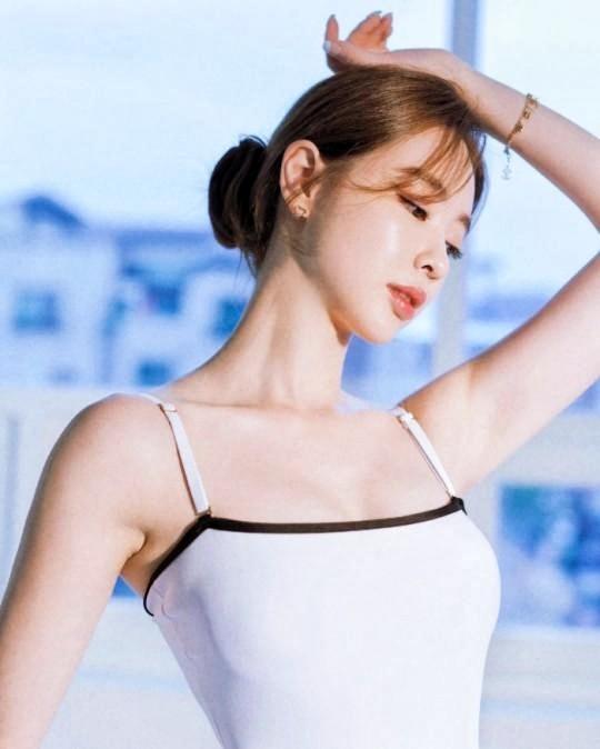 左右侧天鹅式瑜伽,塑形瑜伽天鹅颈