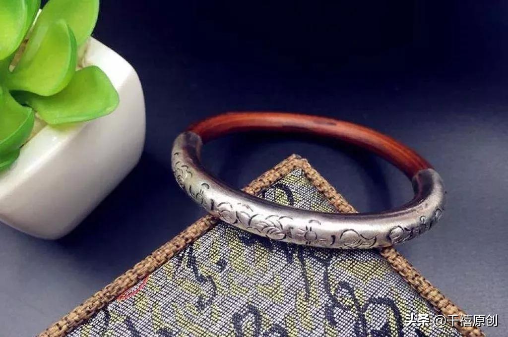 女人佩戴什么样的手镯最养人,女人一生最幸福的玉镯