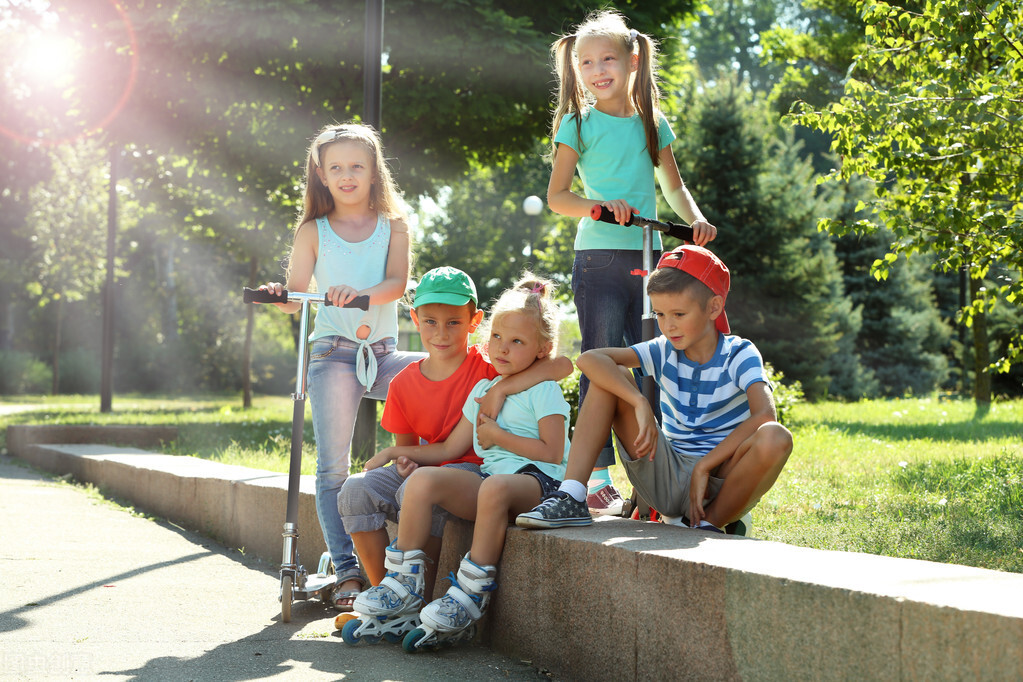 选购滑板车有哪些问题需要注意呢,滑板车初学者买什么款合适