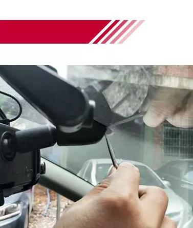 室内后视镜怎么拆开,室内后视镜玻璃的拆卸方法