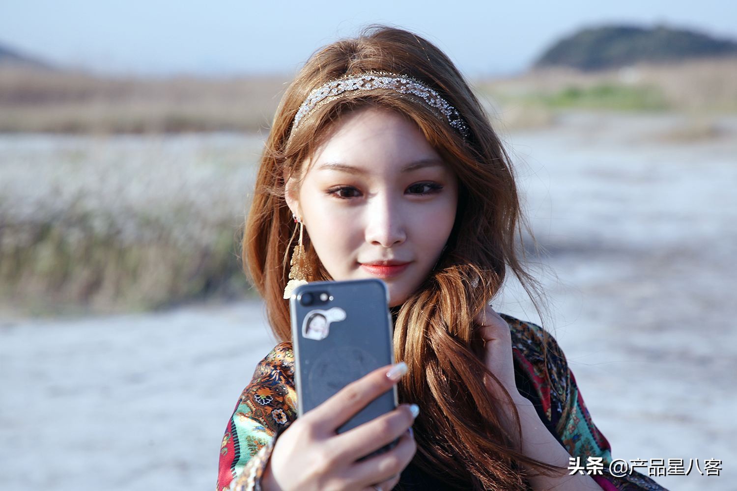 姐姐太贴心了！金请夏送伴舞队员LV包当圣诞礼物，羡慕吗？