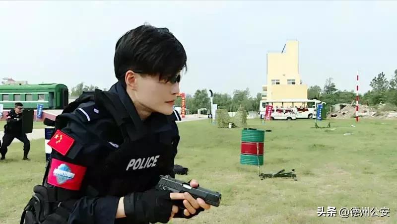 女神节专递|可盐可甜高颜值苦练不言弃的特警“霸王花”