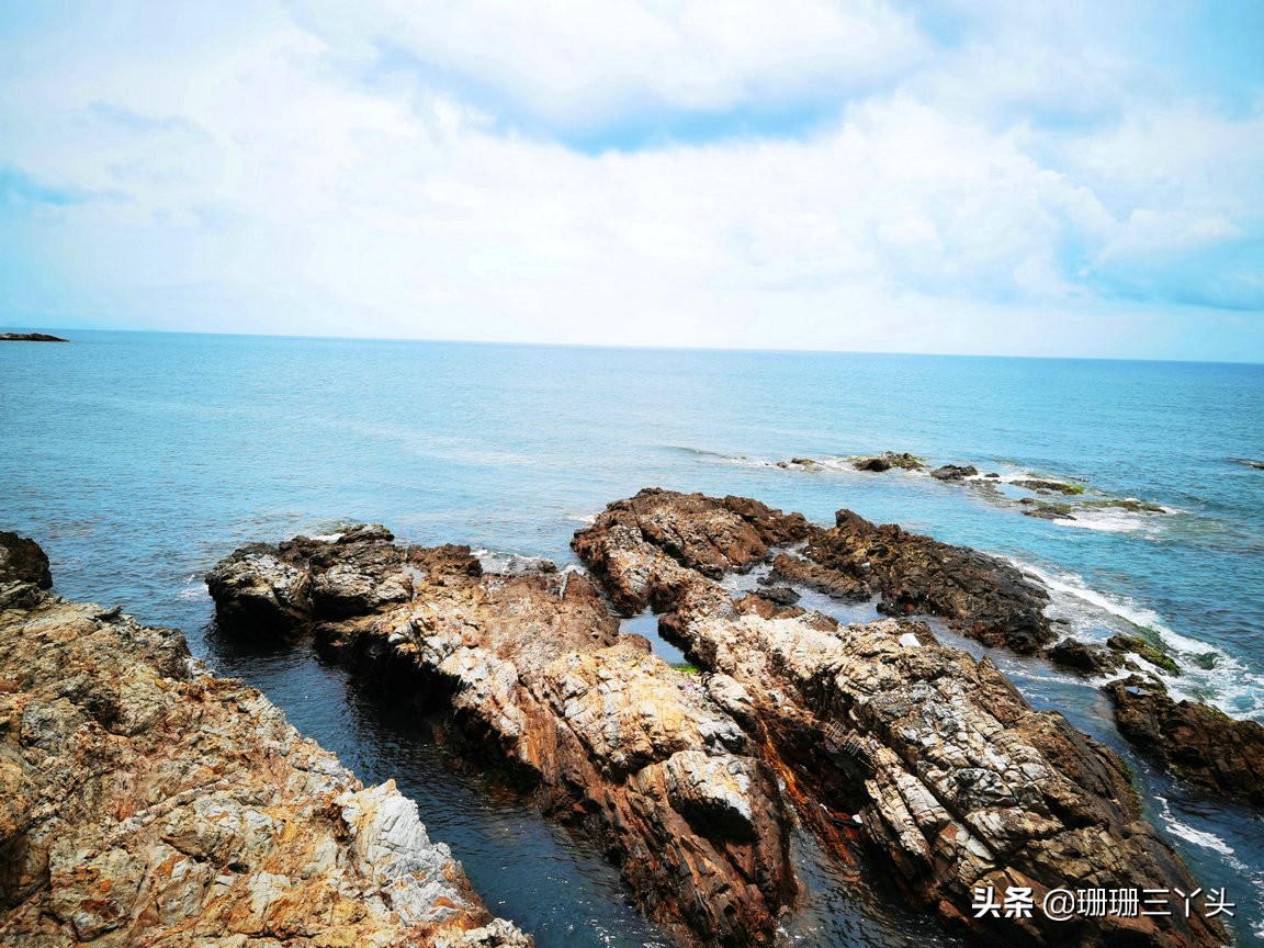 惠州市惠东县双月湾悬崖酒吧,惠州双月湾东山礁石酒吧景点