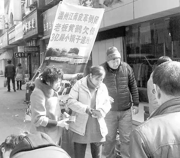 卖假酒害死人的新闻,卖假酒的商家面对记者嚣张