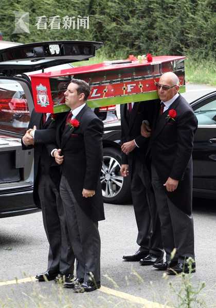 男子中*彩大**买豪车*欢寻**败露勒死两子后捅妻自杀