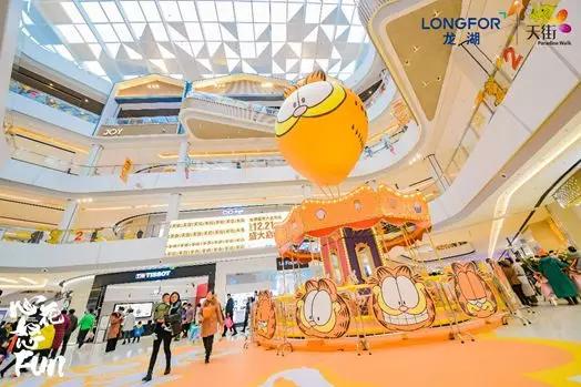 为了让你过好圣诞，他们把全世界搬进了购物中心