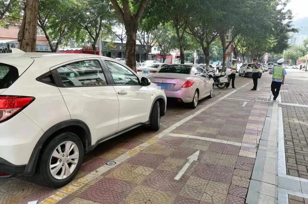 小车抄4遍摩托抄2遍！南安又有一批人因违停抄8113字条例
