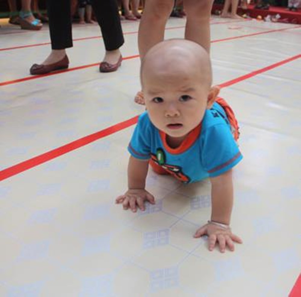 1-12个月的宝宝发育标准,1周岁婴儿的发育指标