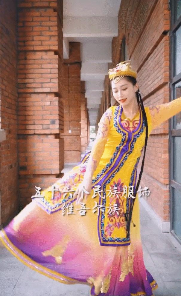 用246天拍摄中国56个民族服装,女孩耗时247天拍56个民族的服饰