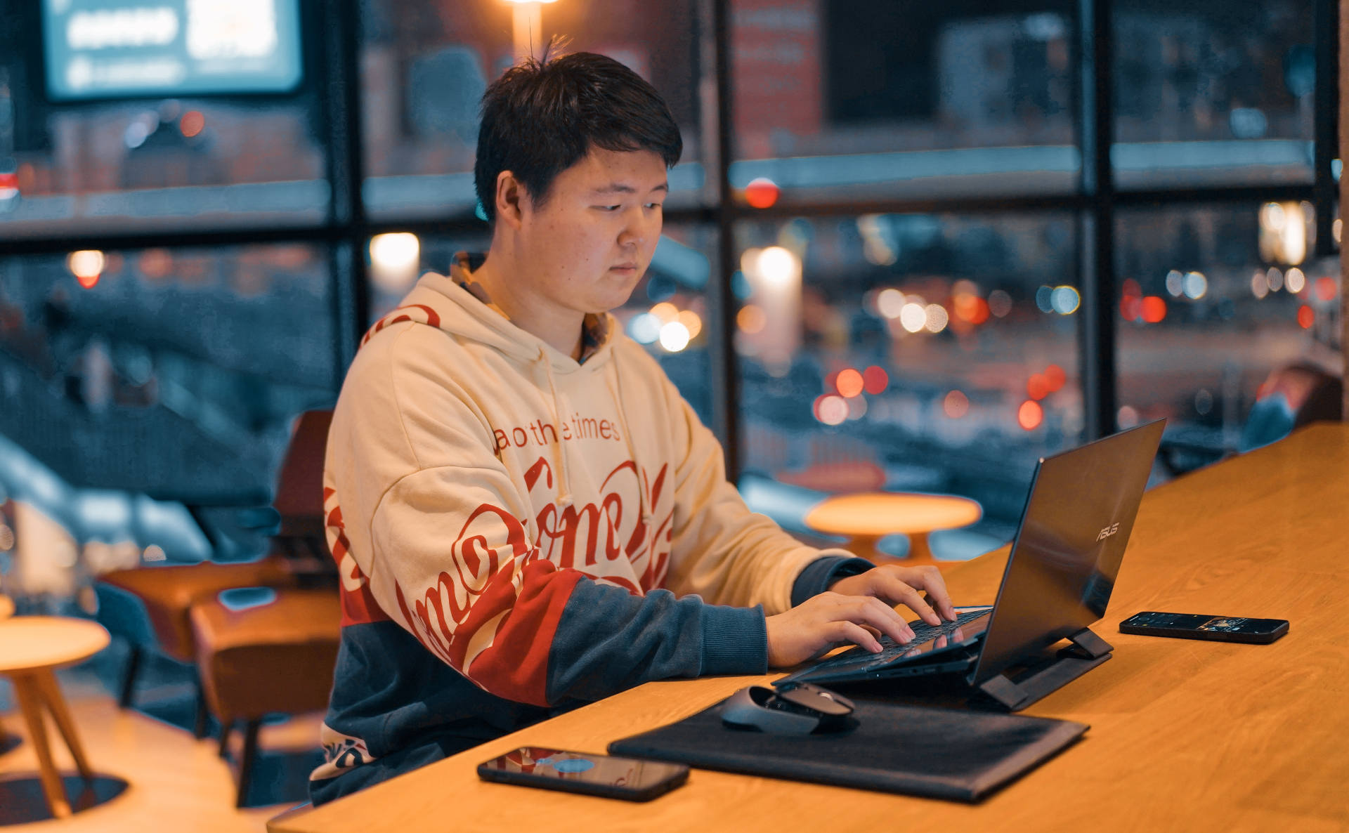 华硕灵耀x双屏pro和rog冰刃双屏,华硕灵耀x双屏i7独显笔记本评测