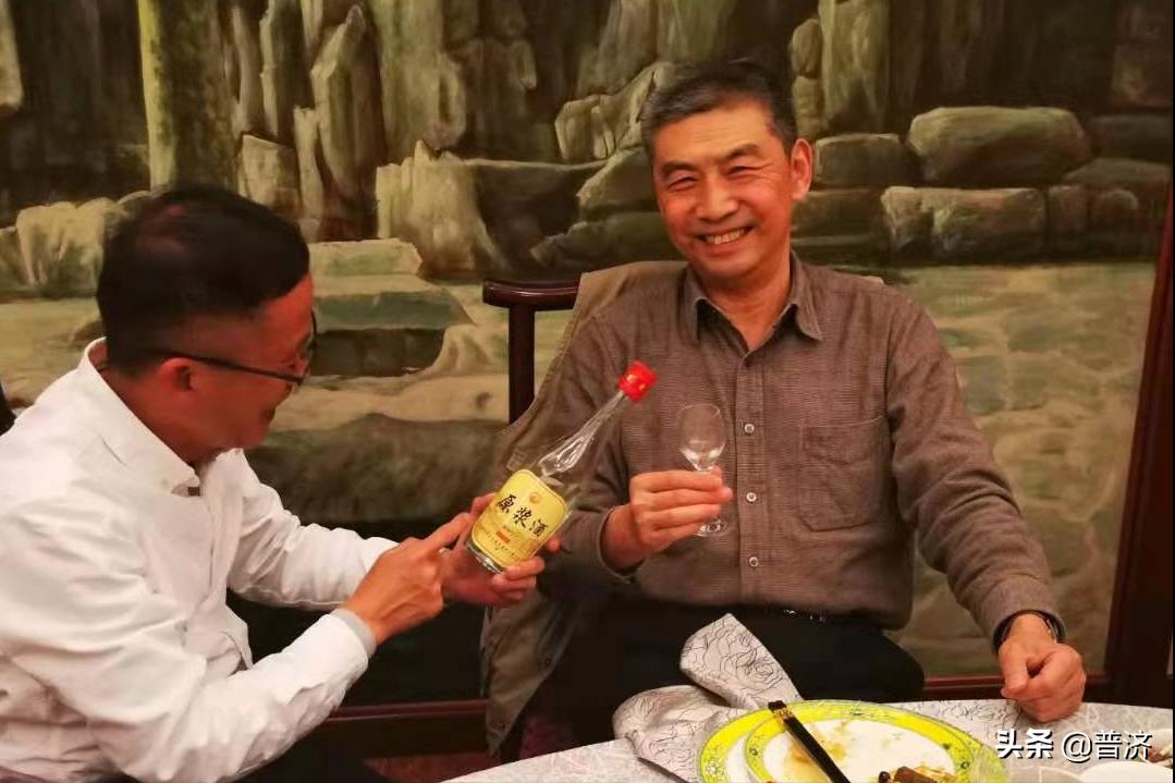 一款口粮酒，*引勾**出来两位高人，白酒江湖的大神级人物您认识吗？