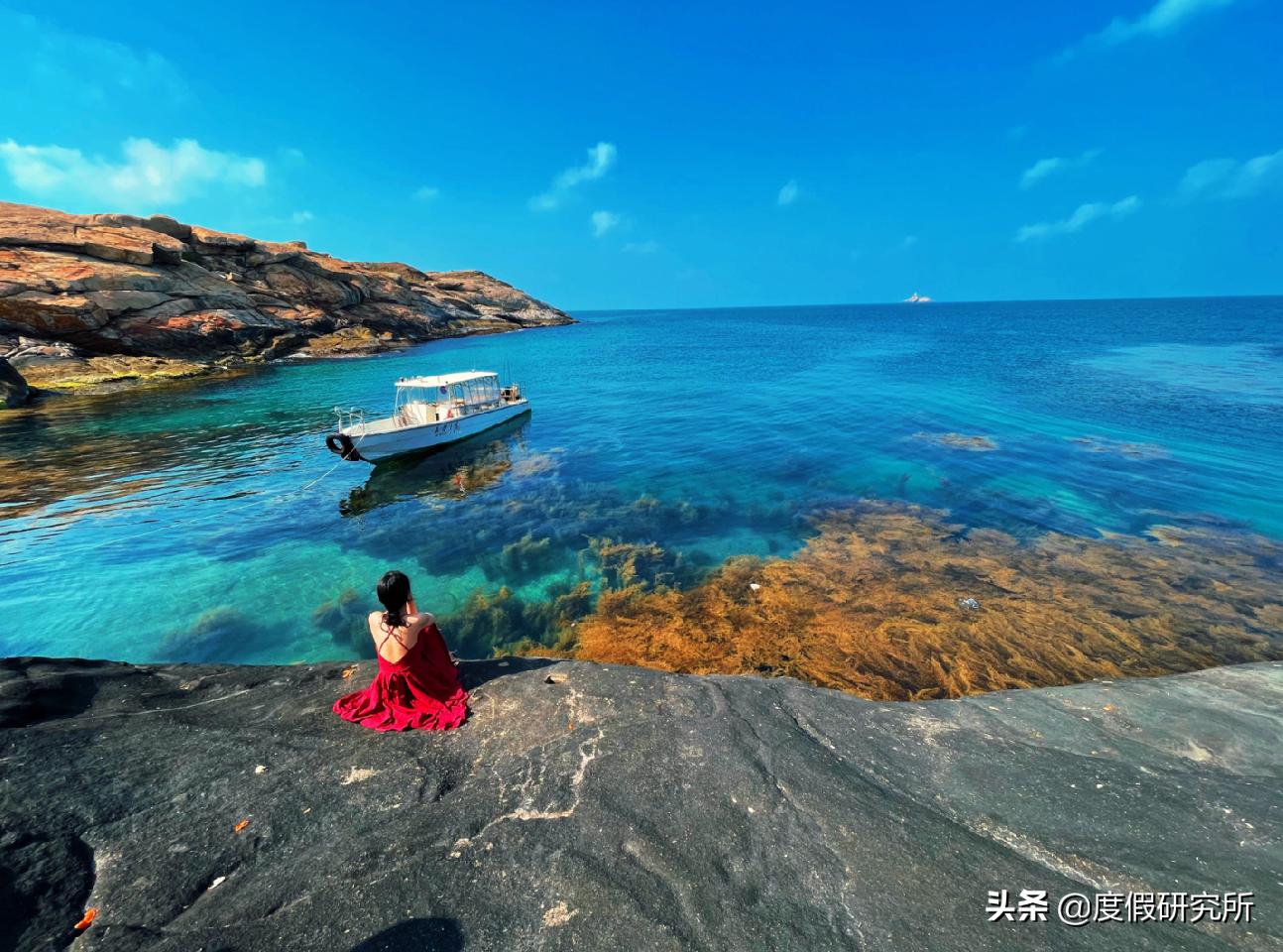 中国媲美马尔代夫海滩,海水很清澈的地方外国