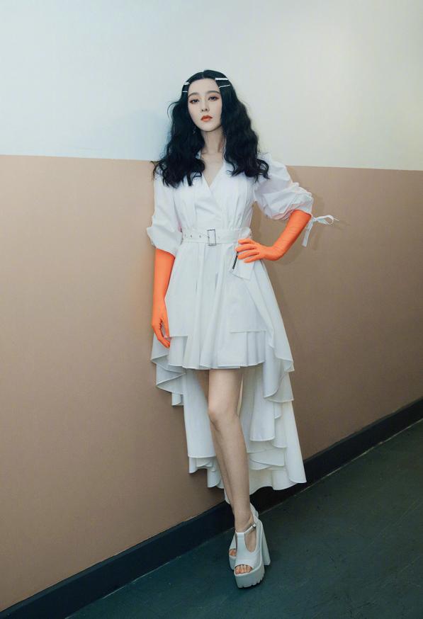 其实腿不是越细越好看！看看范冰冰这“多肉腿”，直男偏爱这一款