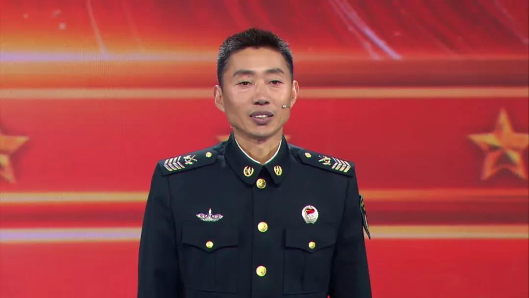 以无名铸威名，长剑问天背后的英雄……