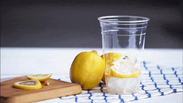 减肥喝柠檬水有助排便吗,柠檬和什么泡水可以减肥通便